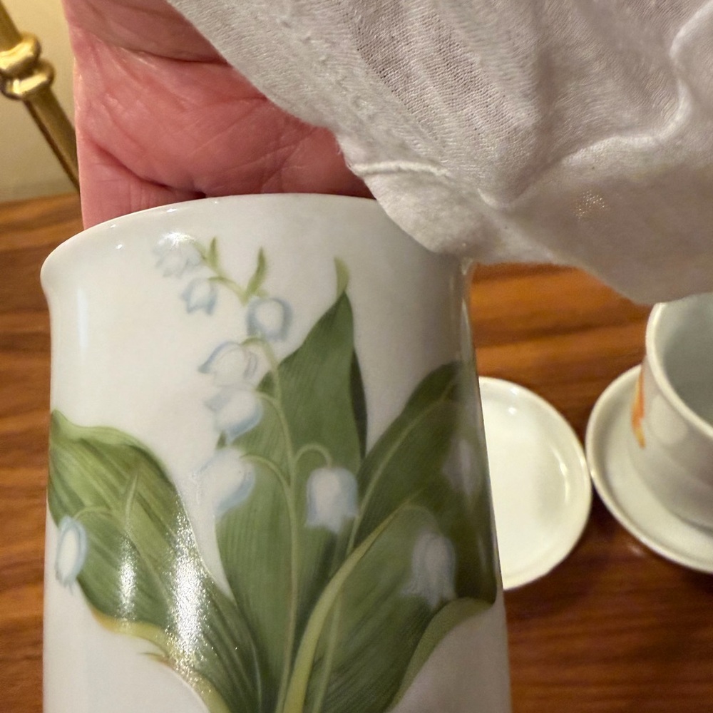 Made in Japan Small planters with Saucers - Picture 7 of 13